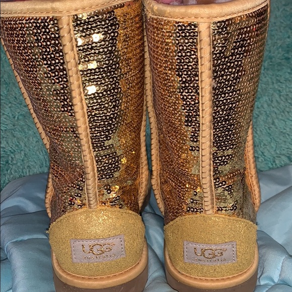 Sparkly gold UGGS - Picture 2 of 3